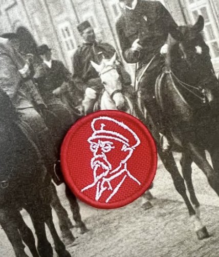 Vyšívaná nášivka T. G. M.